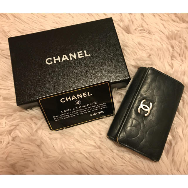 CHANEL(シャネル)のCHANEL キーケース カメリア レディースのファッション小物(キーケース)の商品写真