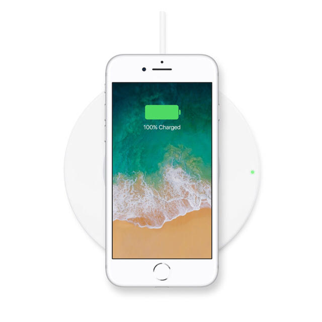 Apple(アップル)のワイヤレス 充電 スマホ/家電/カメラのスマートフォン/携帯電話(バッテリー/充電器)の商品写真
