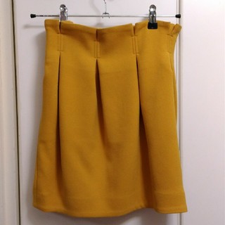 リリーブラウン(Lily Brown)のリリーブラウン　スカート　黄色(ひざ丈スカート)