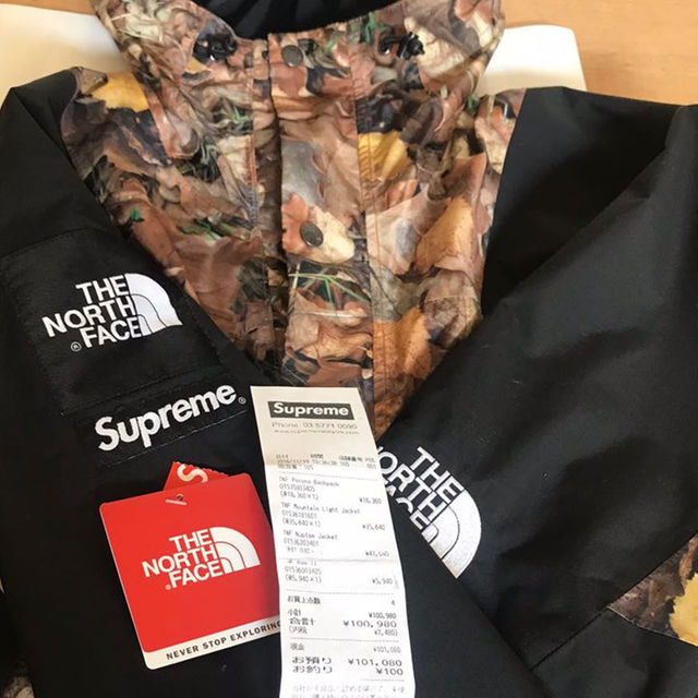 お気に入りの Supreme×TNF 国内正規品 - Supreme Leaves マウンテン