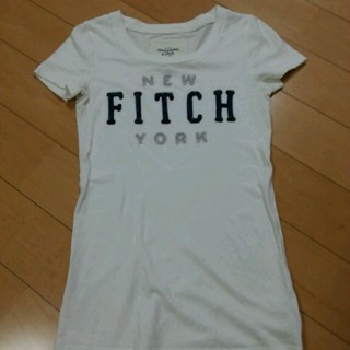 アバクロンビーアンドフィッチ(Abercrombie&Fitch)のアバクロ白Tシャツ(Tシャツ(半袖/袖なし))