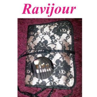 ラヴィジュール(Ravijour)の未使用 Ravijourブラシ付きポーチ(その他)