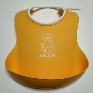 ベビービョルン(BABYBJORN)のベビービョルン☆ソフトスタイ◆ホワイト◆お食事エプロン(お食事エプロン)