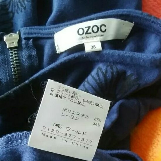 OZOC(オゾック)の８８５OZOCワンピース五分袖大人花柄 レディースのワンピース(ミニワンピース)の商品写真