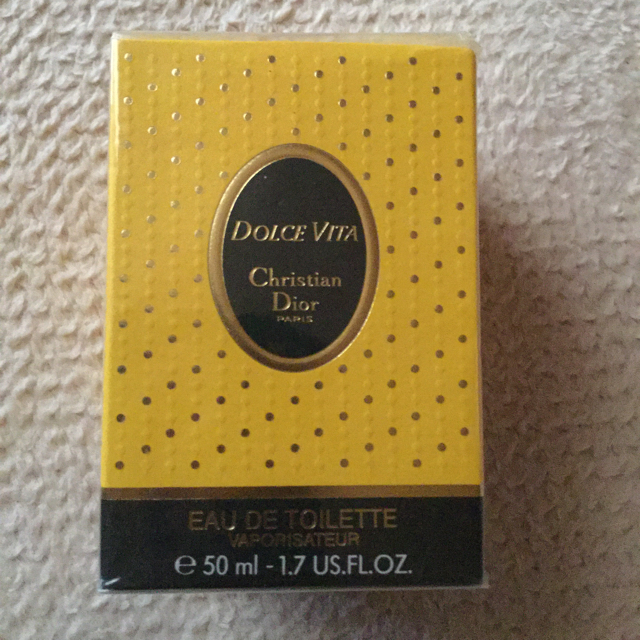 Christian Dior(クリスチャンディオール)の新品 クリスチャン ディオール ドルチェヴィータ 香水 50ml コスメ/美容の香水(香水(女性用))の商品写真