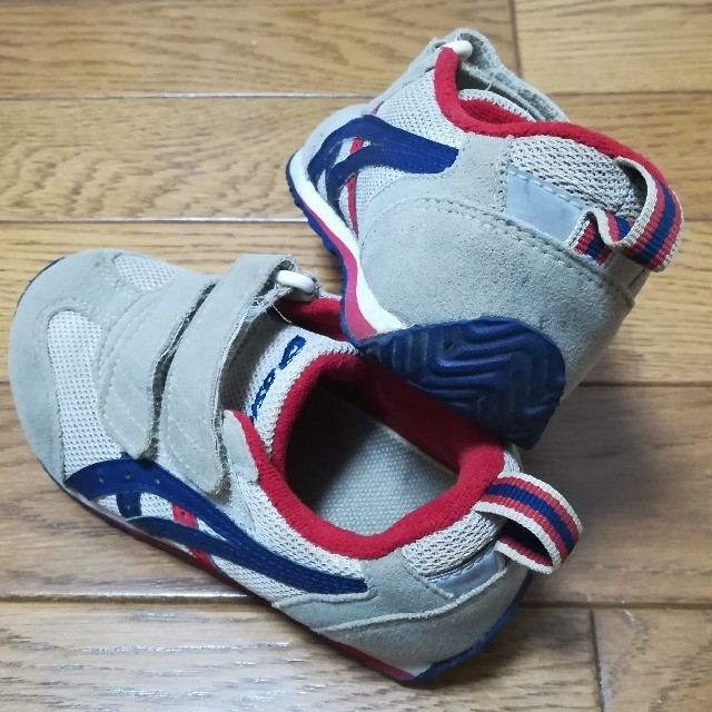 asics(アシックス)のアシックス　16.5cm  キッズ/ベビー/マタニティのキッズ靴/シューズ(15cm~)(スニーカー)の商品写真