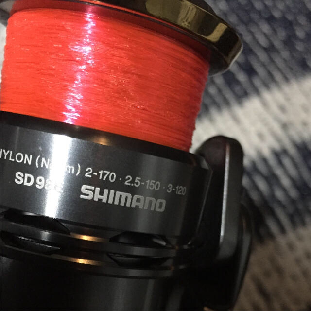 SHIMANO(シマノ)のシーバサー様専用 シマノツインパワー2500 スポーツ/アウトドアのフィッシング(リール)の商品写真