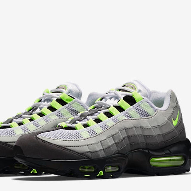 NIKE(ナイキ)の26.0 nike AIR MAX 95 og neon イエローグラデ メンズの靴/シューズ(スニーカー)の商品写真