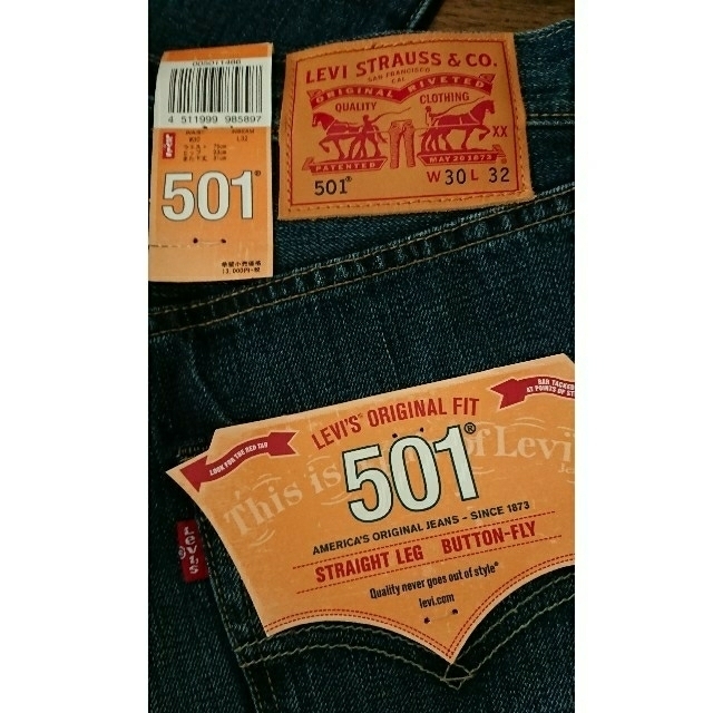 Levi's(リーバイス)の値下げ！新品未使用 Levi's 501 W30 リーバイス メンズのパンツ(デニム/ジーンズ)の商品写真