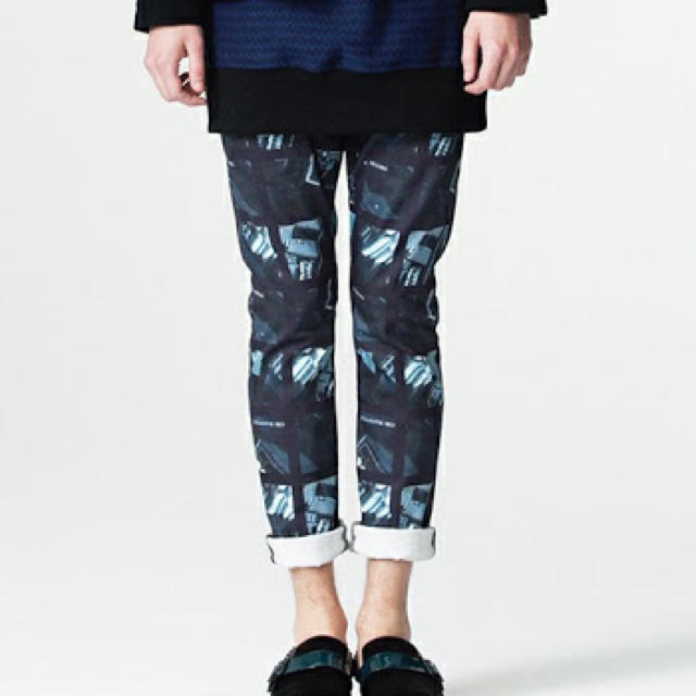 SHAREEF GRAPHIC PRINT SKINNY PANTS