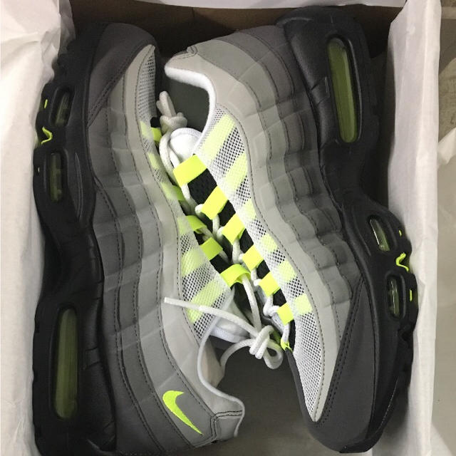 NIKE(ナイキ)の27.0cm NIKE Air Max 95 OG イエローグラデ    メンズの靴/シューズ(スニーカー)の商品写真