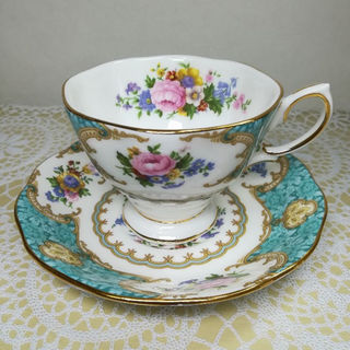 ロイヤルアルバート(ROYAL ALBERT)のチャッピーのママ様専用。値下げロイヤルアルバートのカップ&ソーサー1客セット(グラス/カップ)