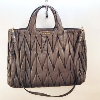MIU MIU(トートバッグ)のフリマアイテム一覧 MIU MIU(トートバッグ)のフリマアイテム一覧