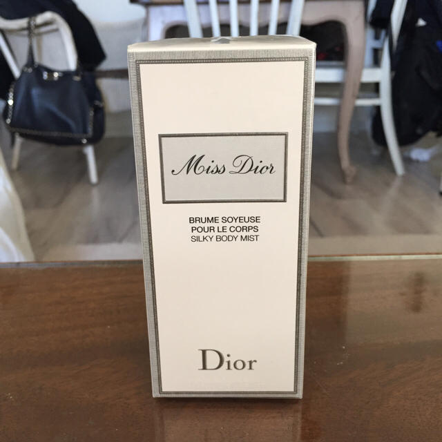 Christian Dior(クリスチャンディオール)のDIOR ボディミスト コスメ/美容のボディケア(ボディローション/ミルク)の商品写真