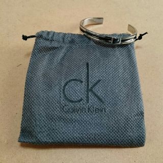 シーケーカルバンクライン(ck Calvin Klein)の☆送料込☆CK カルバン・クライン バングル ブラック フリーサイズ(ブレスレット/バングル)