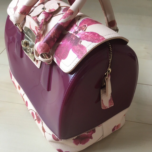 Furla(フルラ)のフルラ バッグ 花柄 ニコライ レディースのバッグ(ボストンバッグ)の商品写真