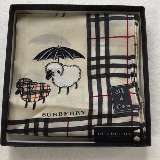 バーバリー(BURBERRY)の☆️新品⭐️バーバリー ハンカチ  スカーフ　訳あり(ハンカチ)