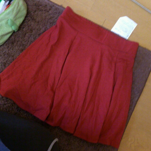 赤いハイウエストスカート レディースのスカート(ミニスカート)の商品写真