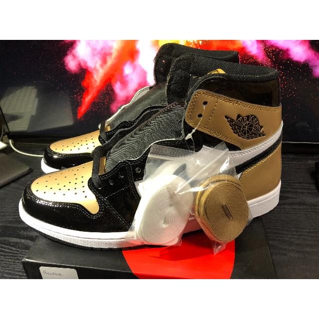 NIKE(ナイキ)のNIKE AIR JORDAN 1 RETRO HIGH OG GOLD TOE メンズの靴/シューズ(スニーカー)の商品写真