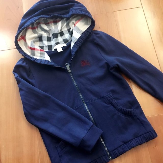 BURBERRY(バーバリー)の美品！バーバリー パーカー 100㎝ キッズ/ベビー/マタニティのキッズ服男の子用(90cm~)(ジャケット/上着)の商品写真