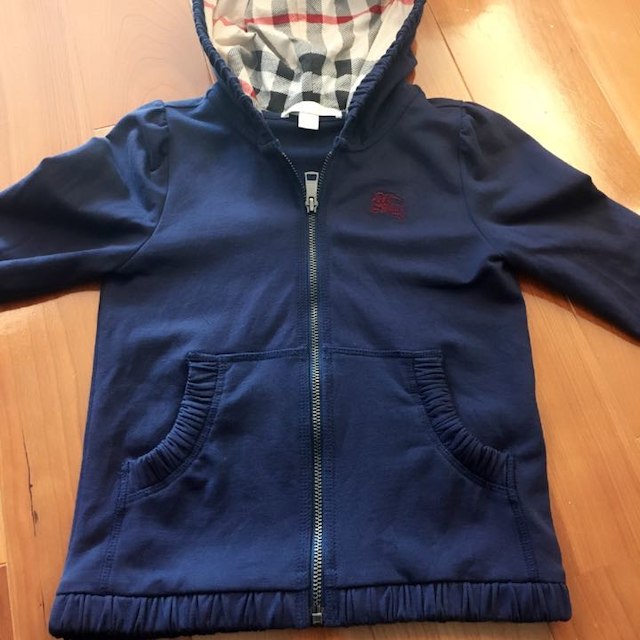 BURBERRY(バーバリー)の美品！バーバリー パーカー 100㎝ キッズ/ベビー/マタニティのキッズ服男の子用(90cm~)(ジャケット/上着)の商品写真