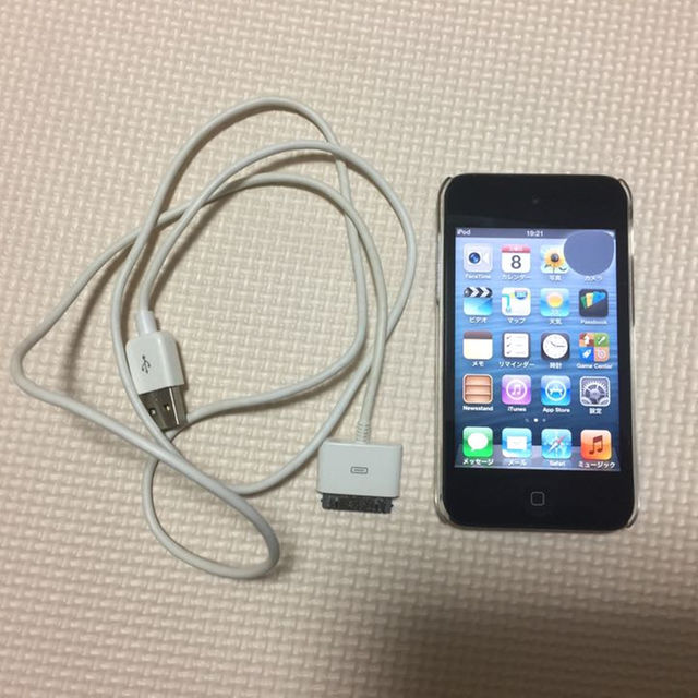 Apple(アップル)の専用出品 iPod touch 64GB A1367 ケース付 動作確認済み スマホ/家電/カメラのオーディオ機器(ポータブルプレーヤー)の商品写真