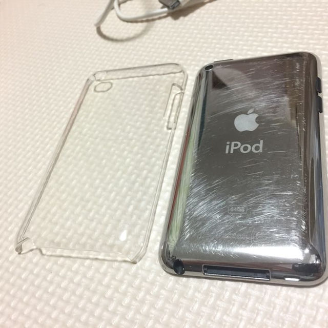 Apple(アップル)の専用出品 iPod touch 64GB A1367 ケース付 動作確認済み スマホ/家電/カメラのオーディオ機器(ポータブルプレーヤー)の商品写真