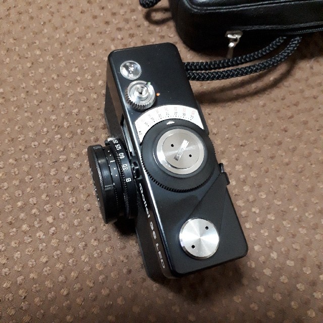 得価高評価 値下げしました！
得価高評価 値下げしました レア カメラ Rollei 35 LED 即納超特価
カメラ
レア　カメラ　Rollei 35 LED の通販 by OJ♡'s shop｜ラクマ 即納超特価