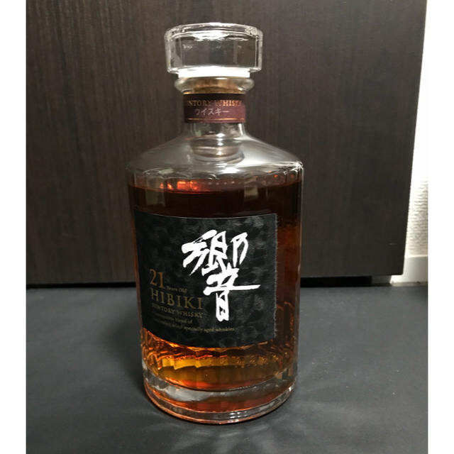 サントリー(サントリー)の【開栓済み】響 21年 響ゴールドキャップ 700mlセット 食品/飲料/酒の酒(ウイスキー)の商品写真