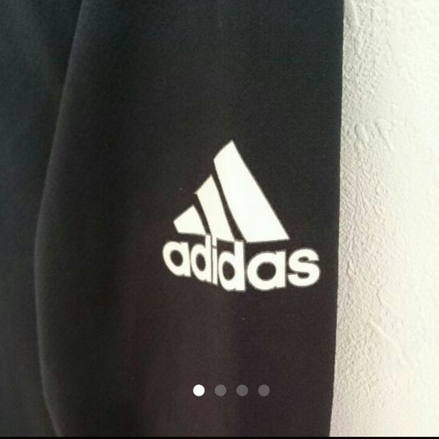adidas(アディダス)のアディダスキッズ ロンTー  150㎝ キッズ/ベビー/マタニティのキッズ服男の子用(90cm~)(Tシャツ/カットソー)の商品写真