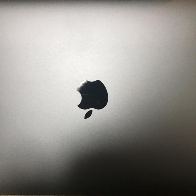 Apple - Mac book