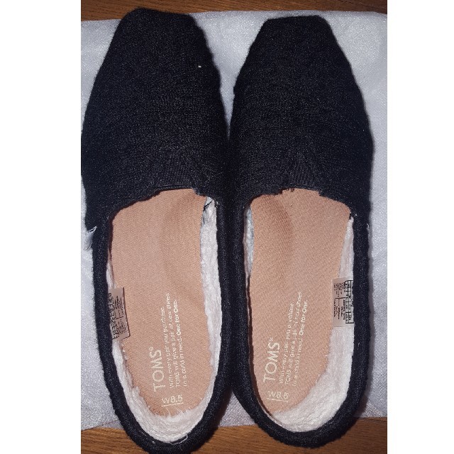 TOMS(トムズ)のTOMSトムズブラックカッター ニット素材 レディースの靴/シューズ(スリッポン/モカシン)の商品写真