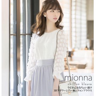 トッコ(tocco)の3Dフラワーシアー袖シフォンブラウス 【mionna　ミオーナ】 ayapooh(シャツ/ブラウス(長袖/七分))