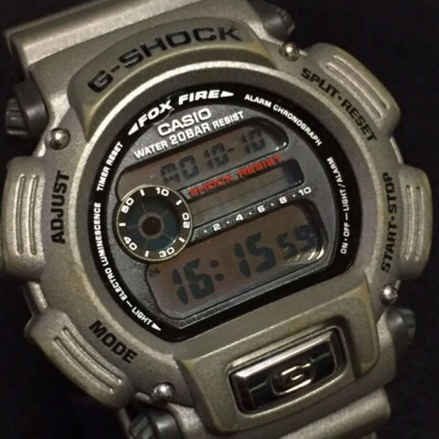 CASIO - スケートボードDogtownコラボモデル DW-9000M-8T G CASIO - スケートボードDogtownコラボモデル DW-9000M-8T G