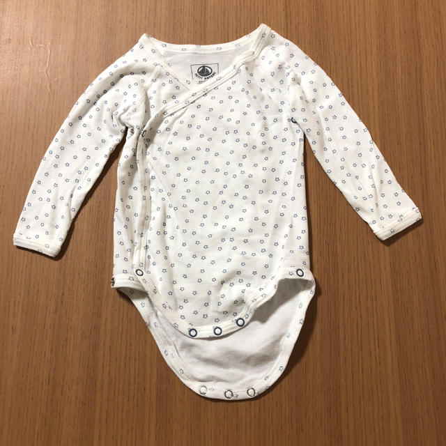 PETIT BATEAU(プチバトー)のPETTIT BATEAUのロンパース キッズ/ベビー/マタニティのベビー服(~85cm)(ロンパース)の商品写真