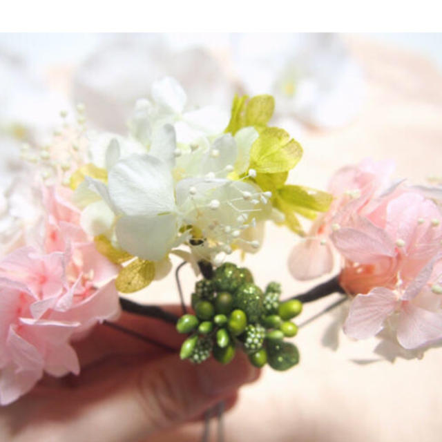 胡蝶蘭 髪飾り（造花） ハンドメイドのアクセサリー(ヘアアクセサリー)の商品写真