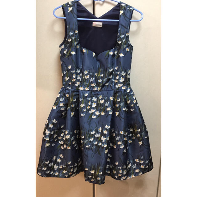 美品】RED VALENTINOワンピース 40 美品】RED VALENTINOワンピース 40