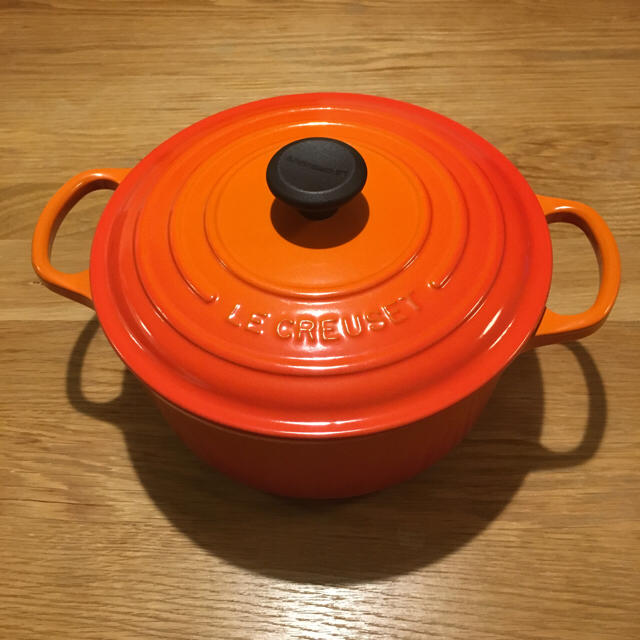 少し豊富な贈り物-ルクルーゼ le creuset ココットロンド 22cm レッド 未使用品 RDECk-m67394604230