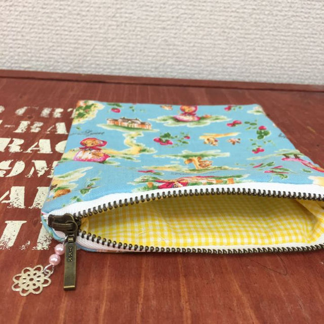 赤ずきんちゃん♡ファスナーポーチ ハンドメイドのファッション小物(バッグ)の商品写真