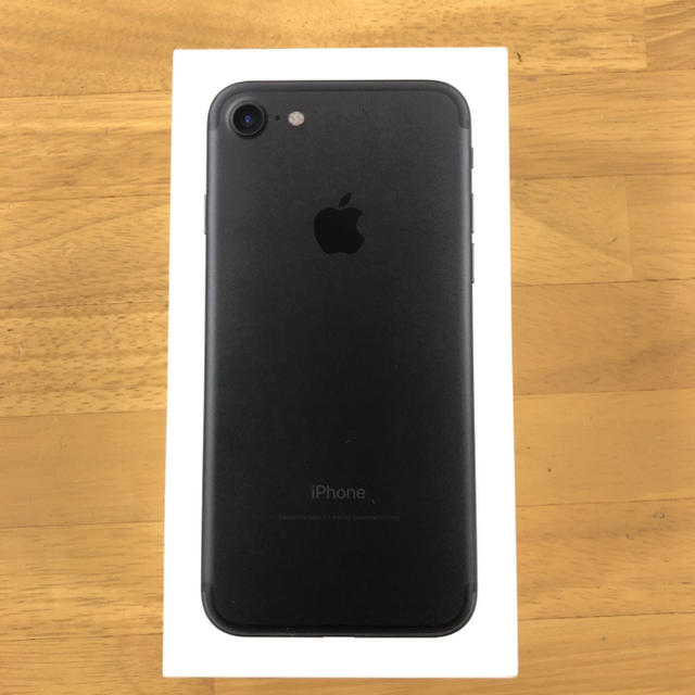 Apple(アップル)のiPhone7 ブラック 32GB Docomo スマホ/家電/カメラのスマートフォン/携帯電話(スマートフォン本体)の商品写真