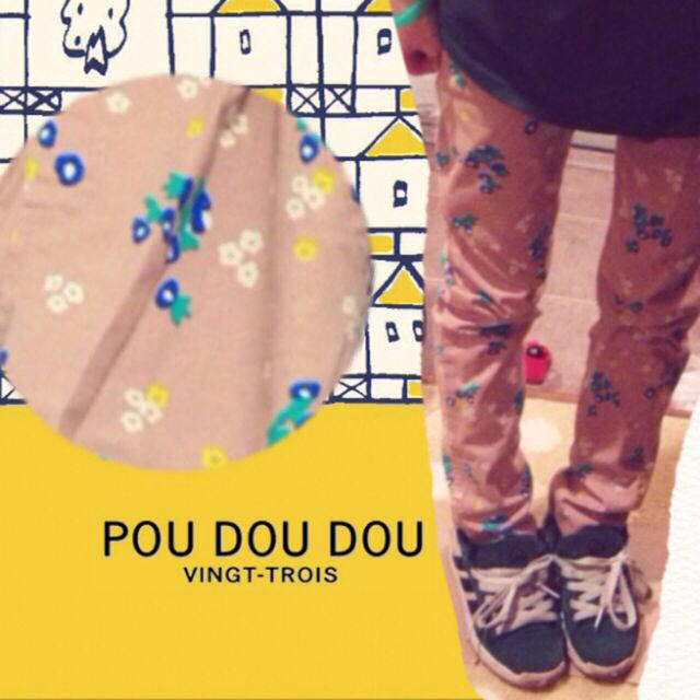 POU DOU DOU(プードゥドゥ)の値下げ◯POUDOUDOUお花柄パンツ レディースのパンツ(カジュアルパンツ)の商品写真