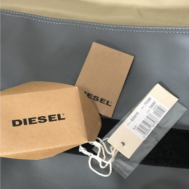 DIESEL(ディーゼル)の新品未使用☆DIESEL メンズのバッグ(ショルダーバッグ)の商品写真