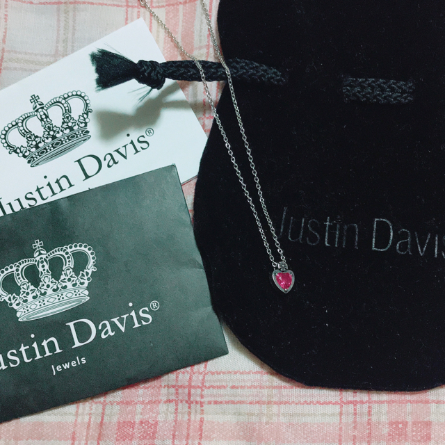 Justin Davis(ジャスティンデイビス)の最終値下げ！半額以下！Justin Davis ハート ネックレス ピンク レディースのアクセサリー(ネックレス)の商品写真