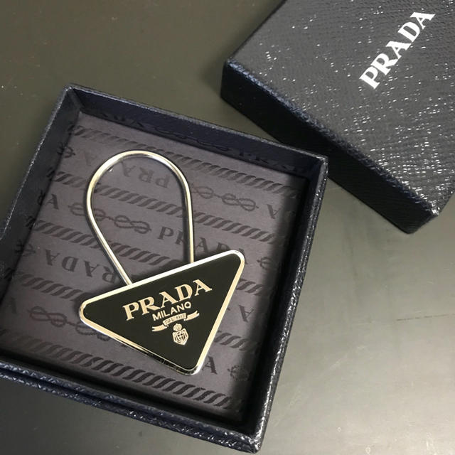 PRADA(プラダ)のPrada プラダ キーリング キーホルダー 正規品 レディースのファッション小物(キーホルダー)の商品写真