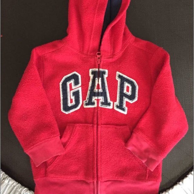 GAP(ギャップ)のGAP フリースパーカー95サイズ キッズ 子供用 キッズ/ベビー/マタニティのベビー服(~85cm)(その他)の商品写真