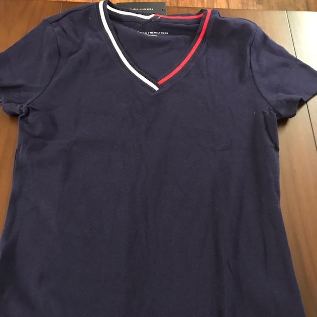 TOMMY HILFIGER(トミーヒルフィガー)の送料無料！トミーヒルフィガーレディースTシャツ L レディースのトップス(その他)の商品写真