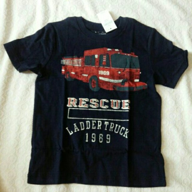 売り切れました　新品未使用！Baby gap＊消防車Tシャツ　size100