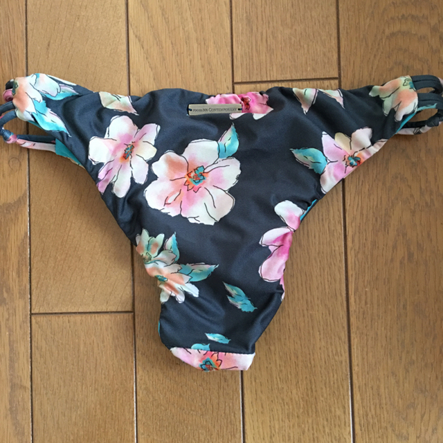 room306 CONTEMPORARY(ルームサンマルロクコンテンポラリー)のRoom306 contemporary bikini flower レディースの水着/浴衣(水着)の商品写真