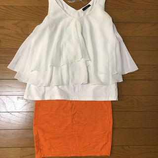 ザラ(ZARA)の未使用☆ZARAタイトスカート オレンジ(ミニスカート)