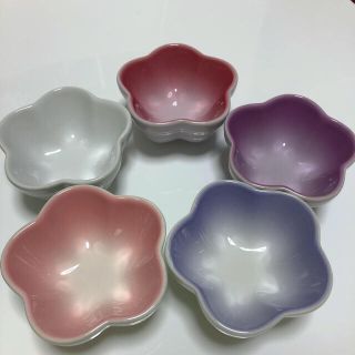 ルクルーゼ(LE CREUSET)の専用です❣️ル・クルーゼ♣︎フラワーミニボウル(食器)